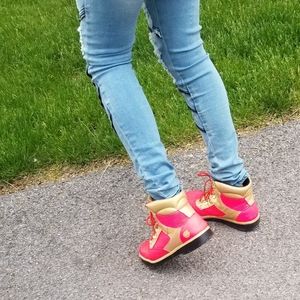 Shoes size 6.5 fits like a 7y (Timberland)